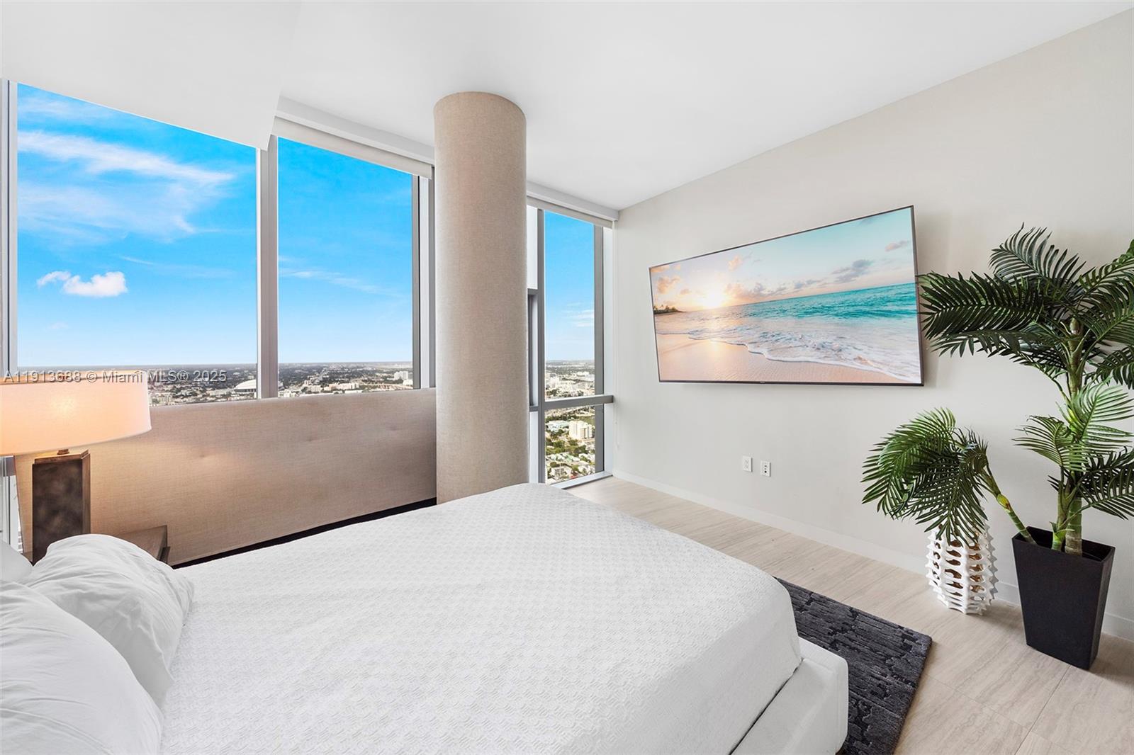 PARAMOUNT MIAMI WORLDCENT - Residential