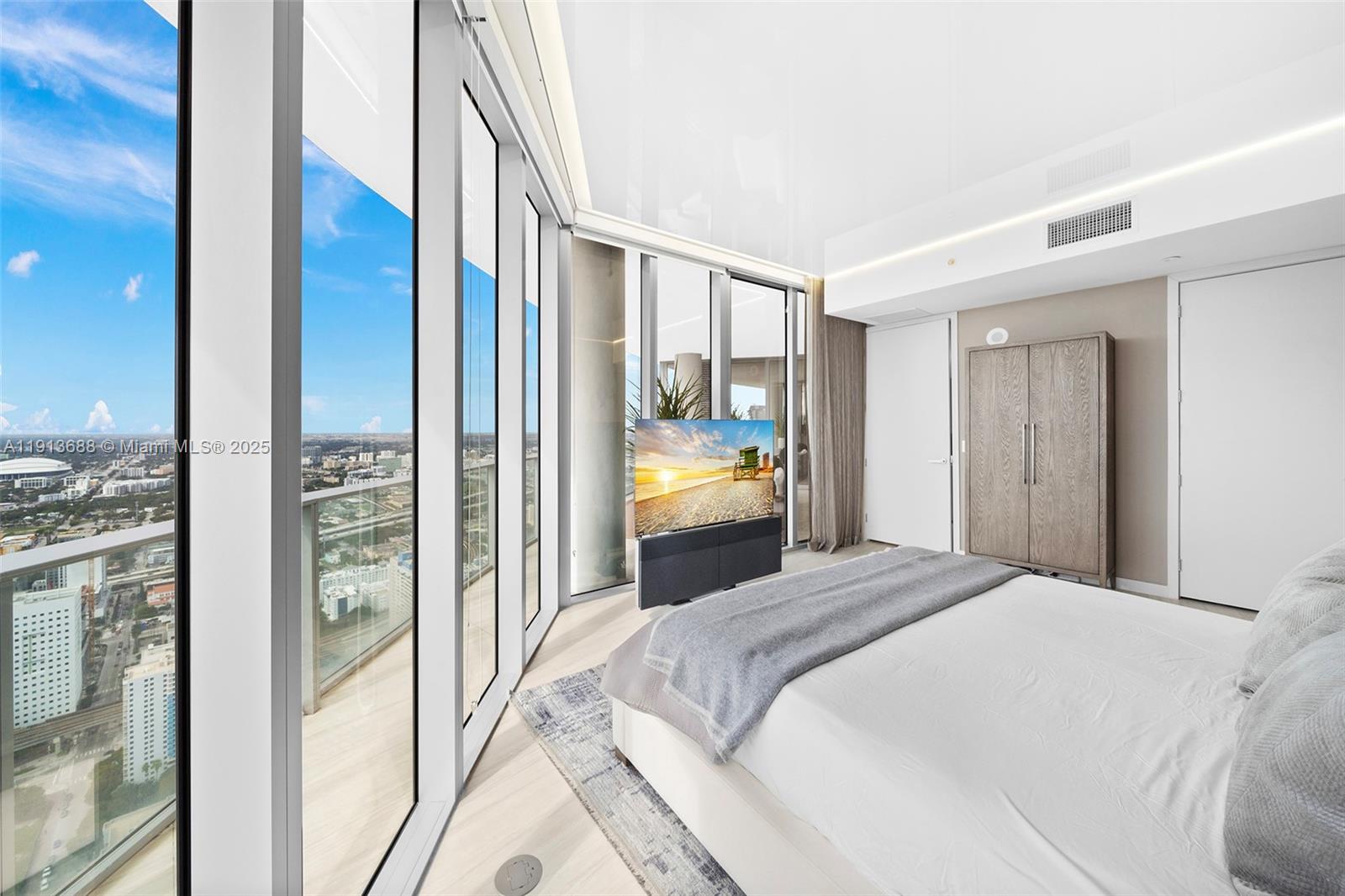 PARAMOUNT MIAMI WORLDCENT - Residential