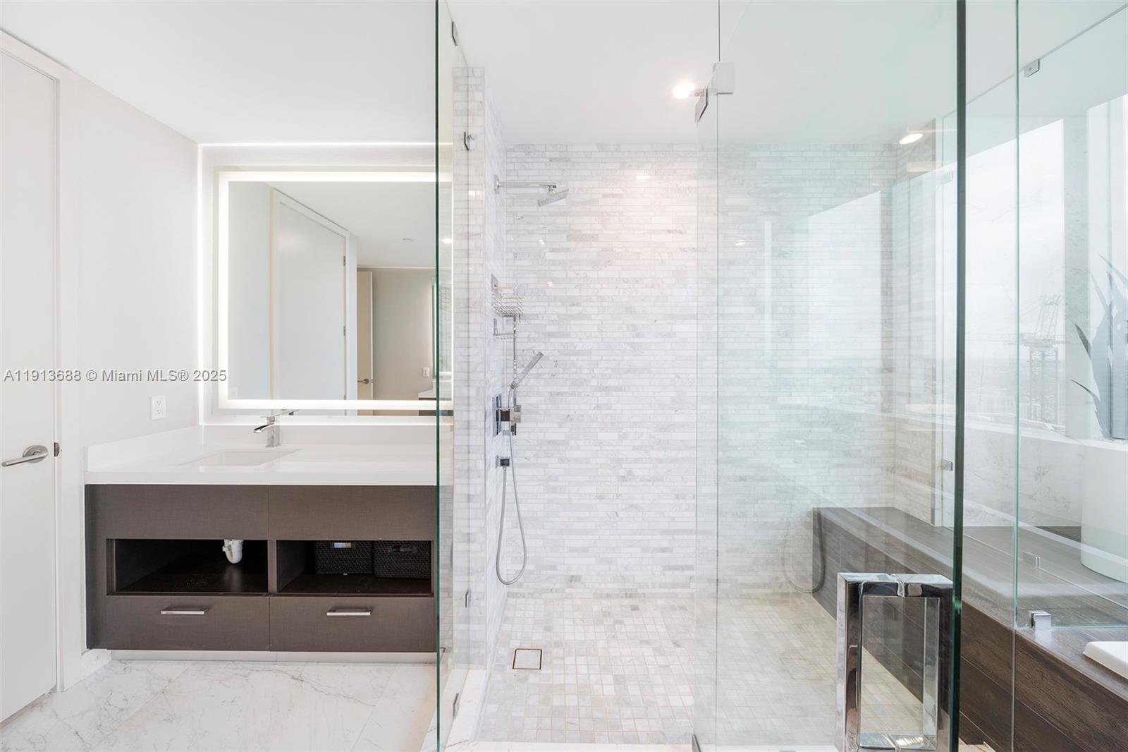 PARAMOUNT MIAMI WORLDCENT - Residential