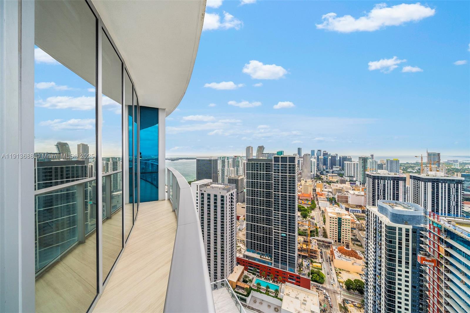 PARAMOUNT MIAMI WORLDCENT - Residential