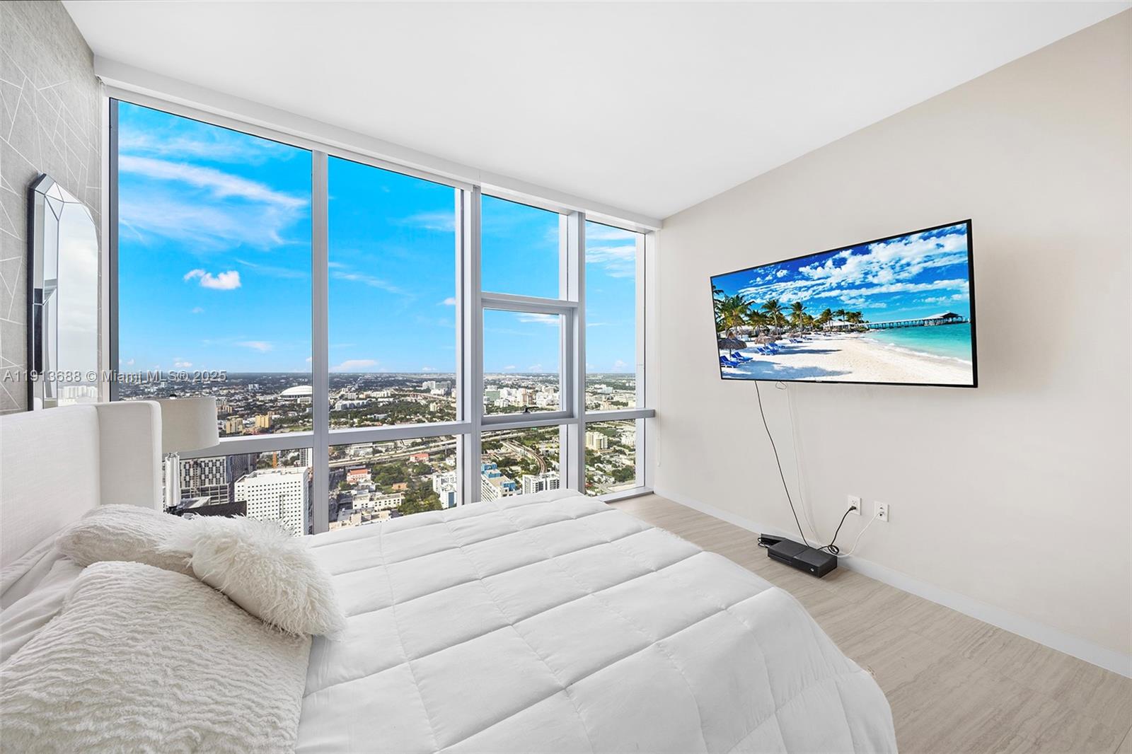 PARAMOUNT MIAMI WORLDCENT - Residential