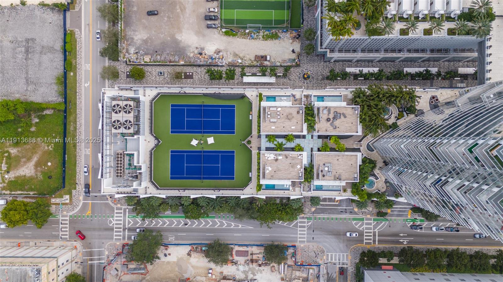 PARAMOUNT MIAMI WORLDCENT - Residential