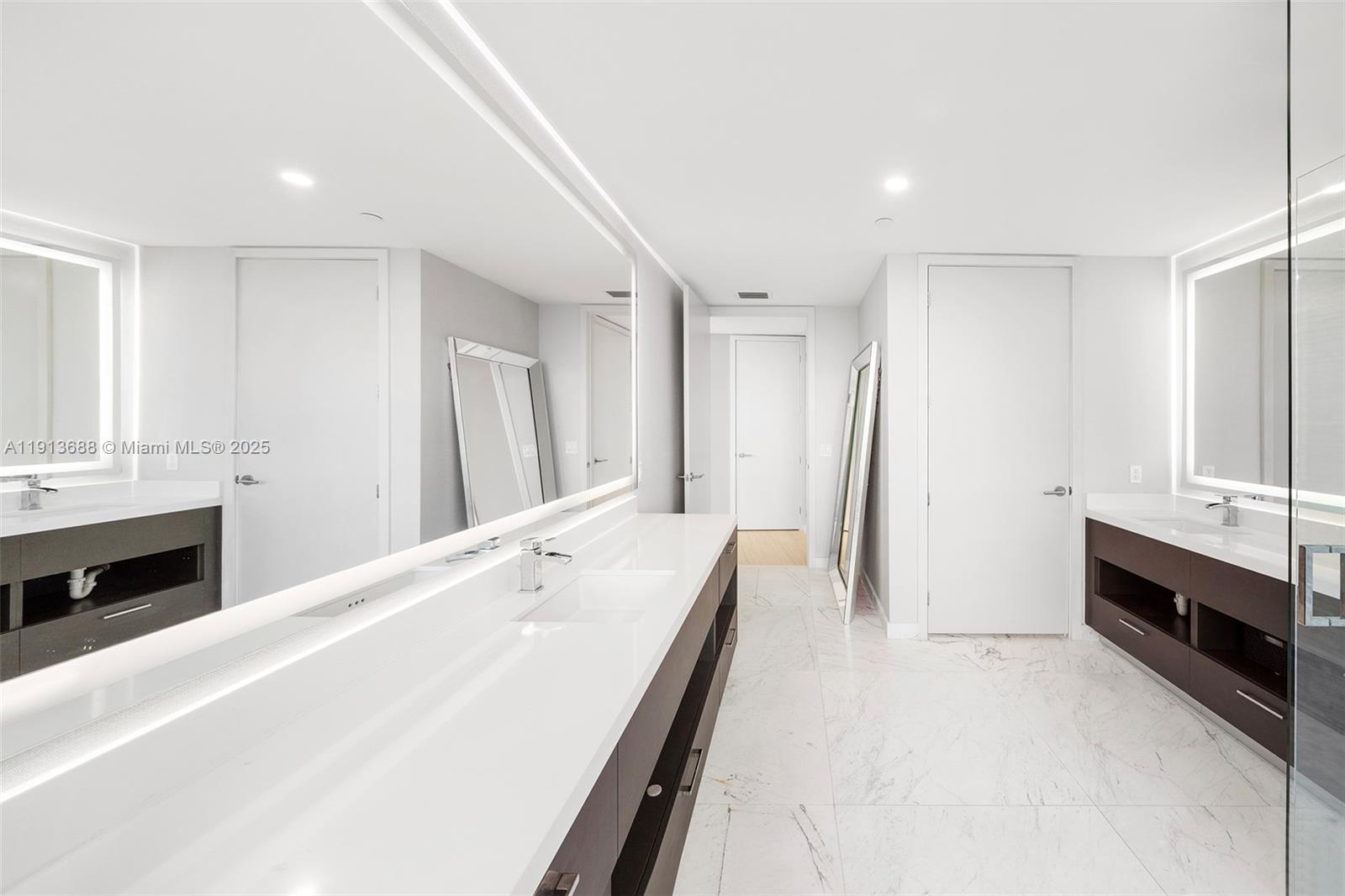 PARAMOUNT MIAMI WORLDCENT - Residential