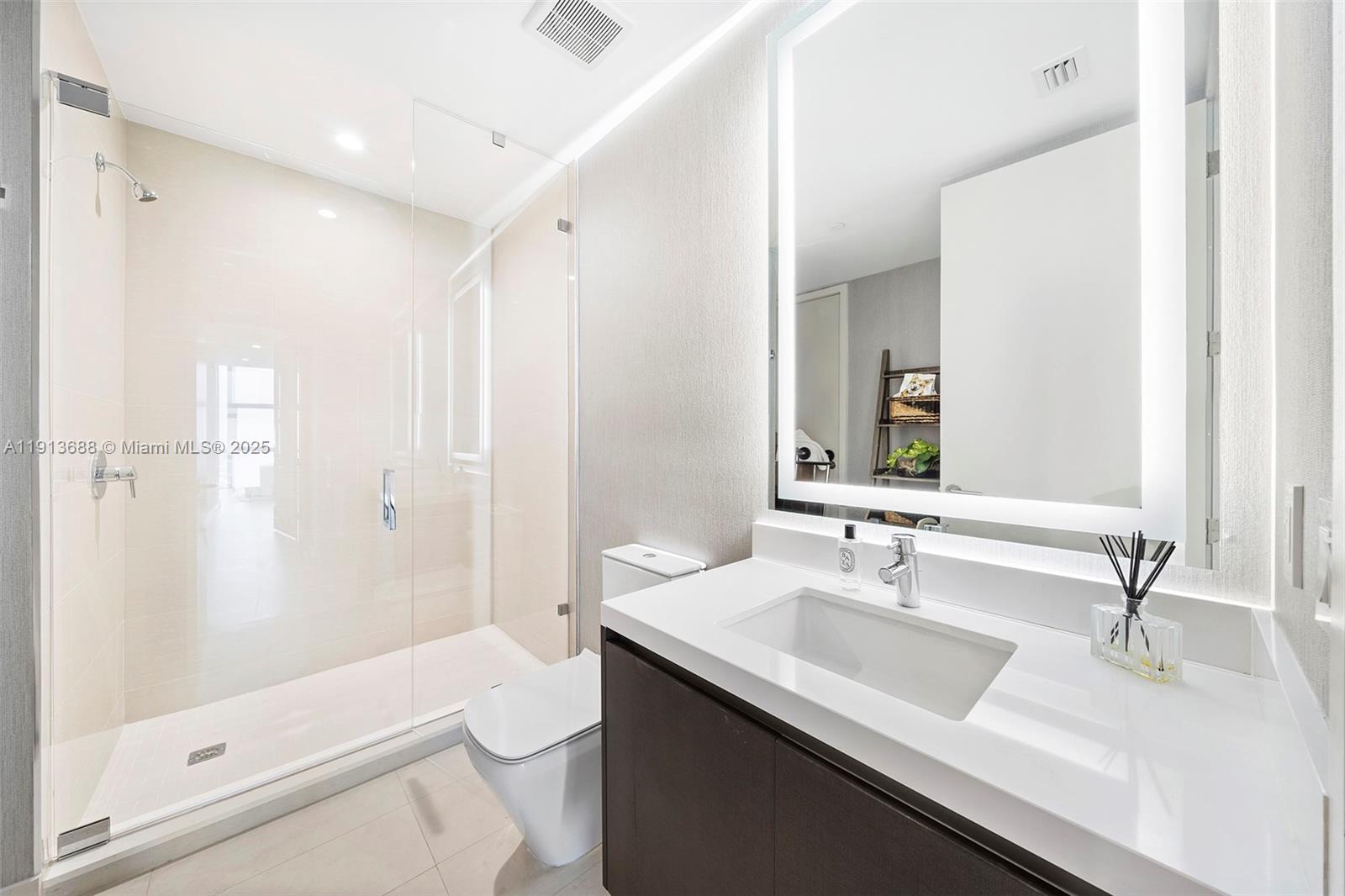 PARAMOUNT MIAMI WORLDCENT - Residential