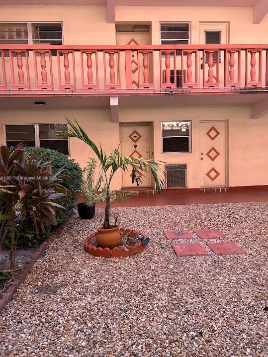 FIRST GULFSTREAM GARDEN - Residential Lease