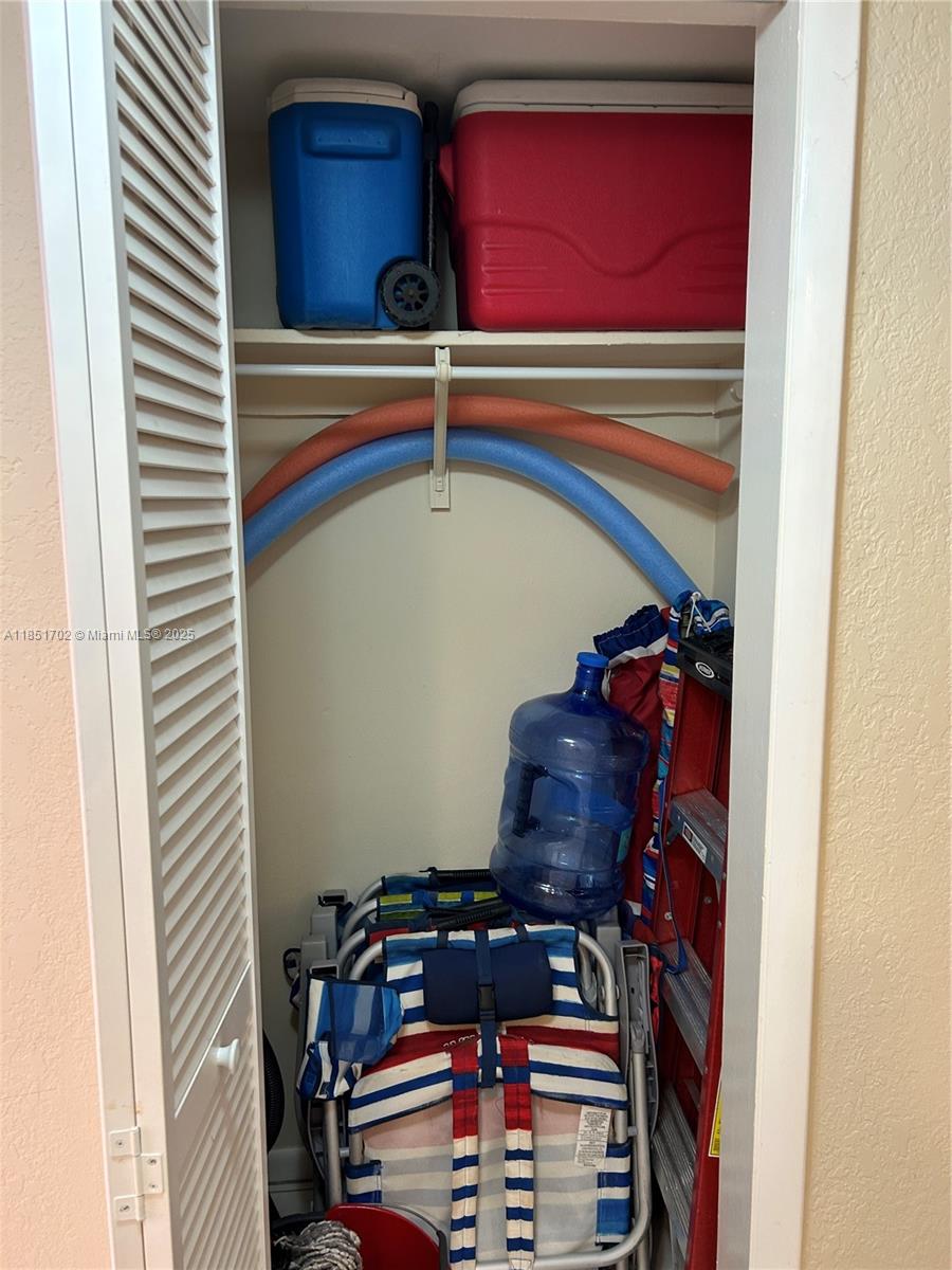 FIRST GULFSTREAM GARDEN - Residential Lease