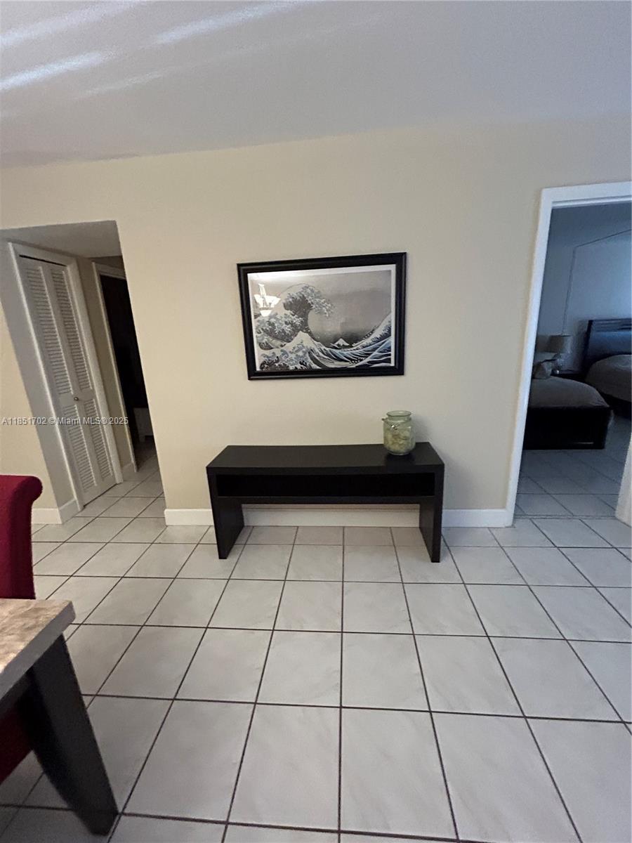 FIRST GULFSTREAM GARDEN - Residential Lease