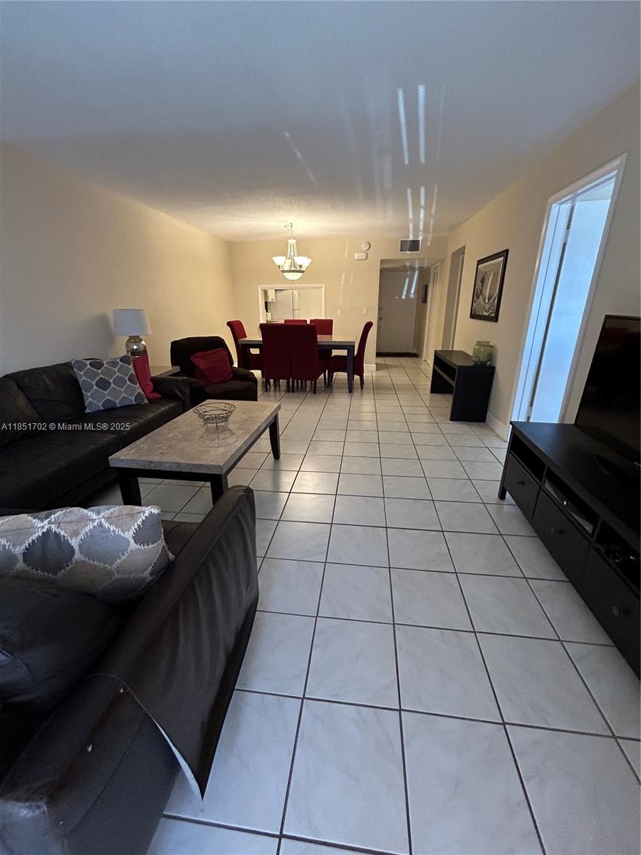 FIRST GULFSTREAM GARDEN - Residential Lease