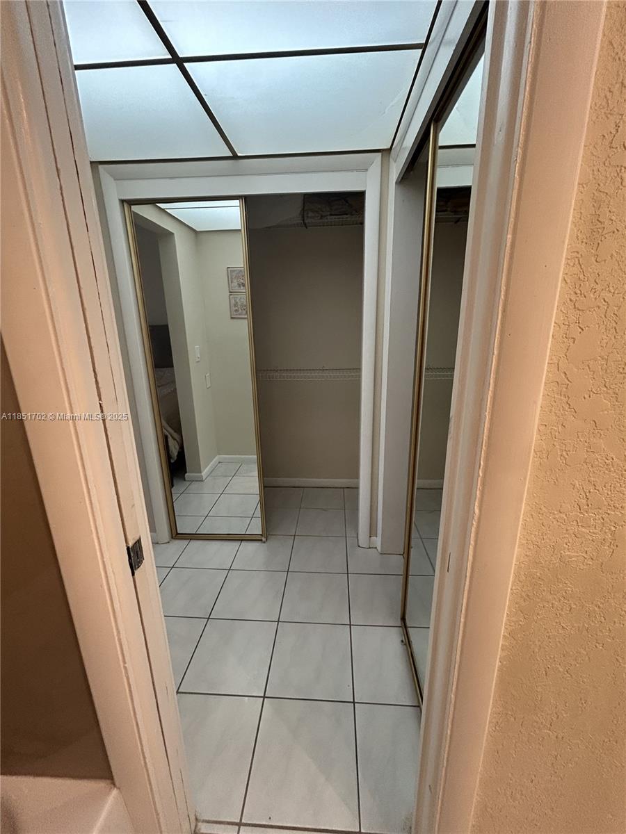 FIRST GULFSTREAM GARDEN - Residential Lease