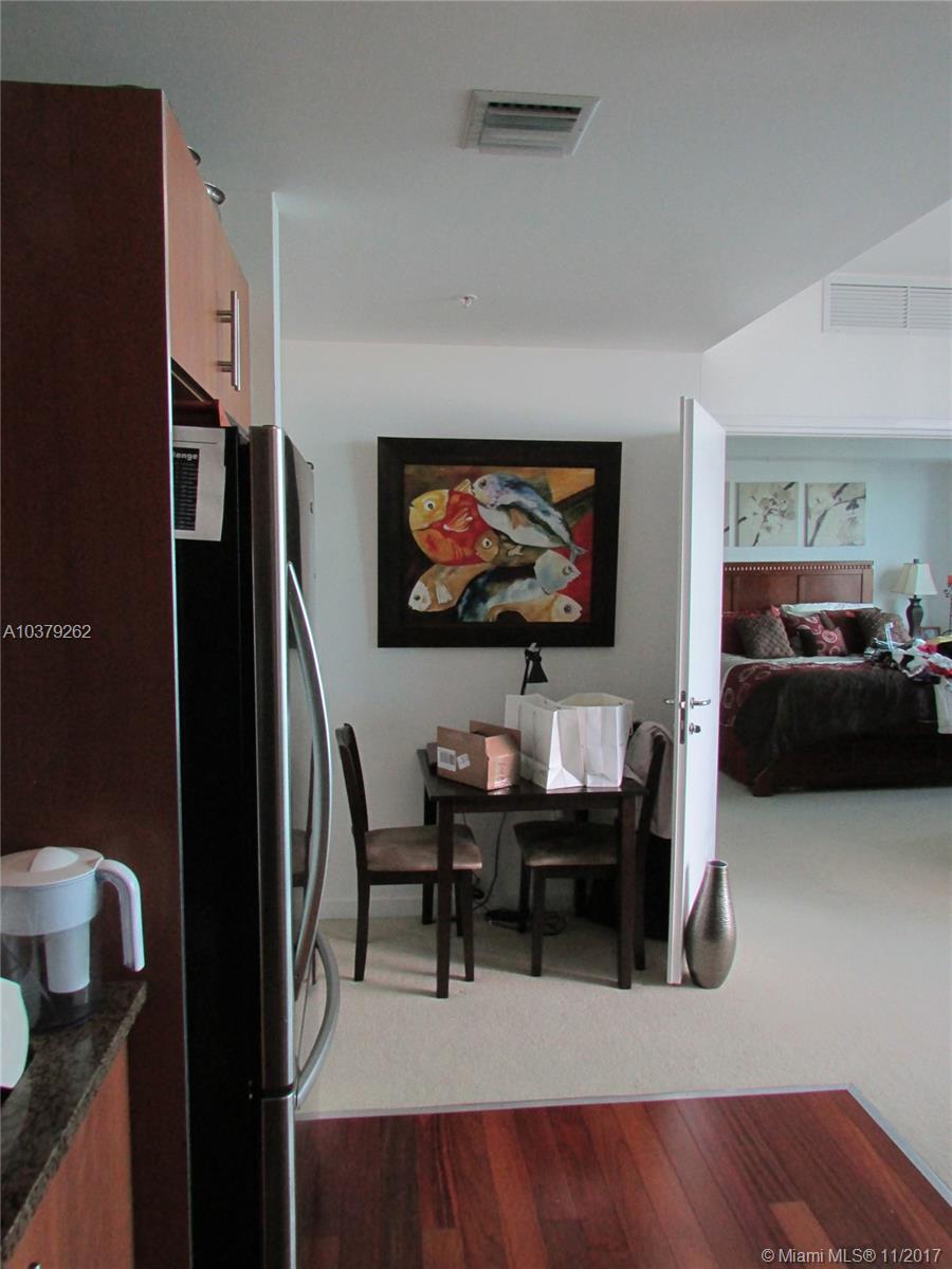 MET 1 CONDO - Residential Lease