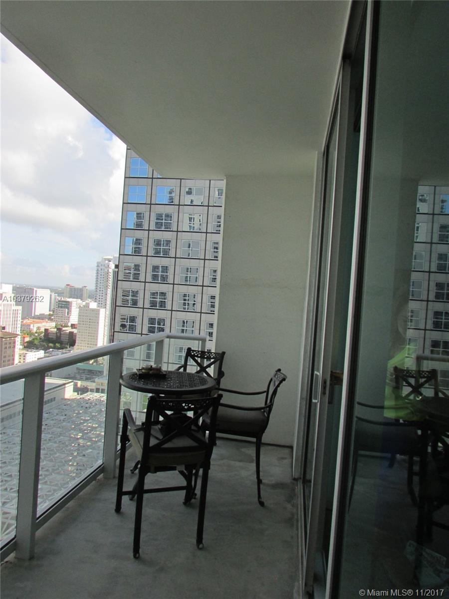 MET 1 CONDO - Residential Lease