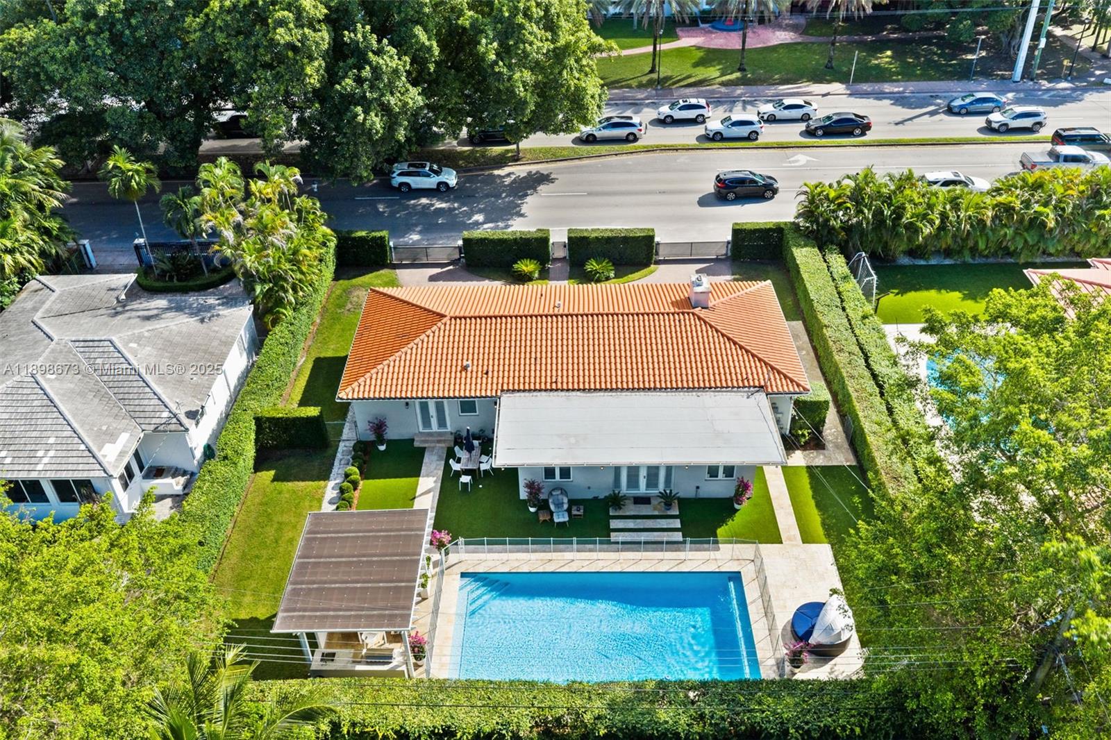 437 Bird Rd, Coral Gables, FL, 33146/$1,650,000 2 437 Bird Rd