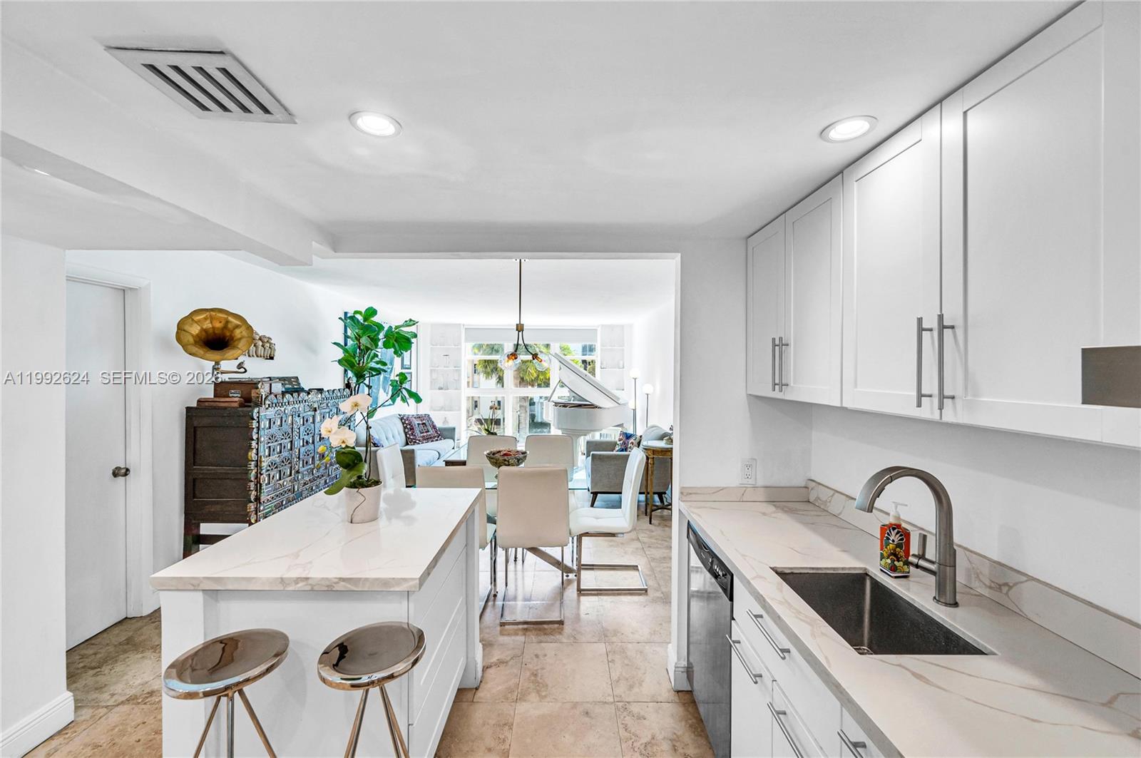 BAYVIEW TERR CONDO - Residential