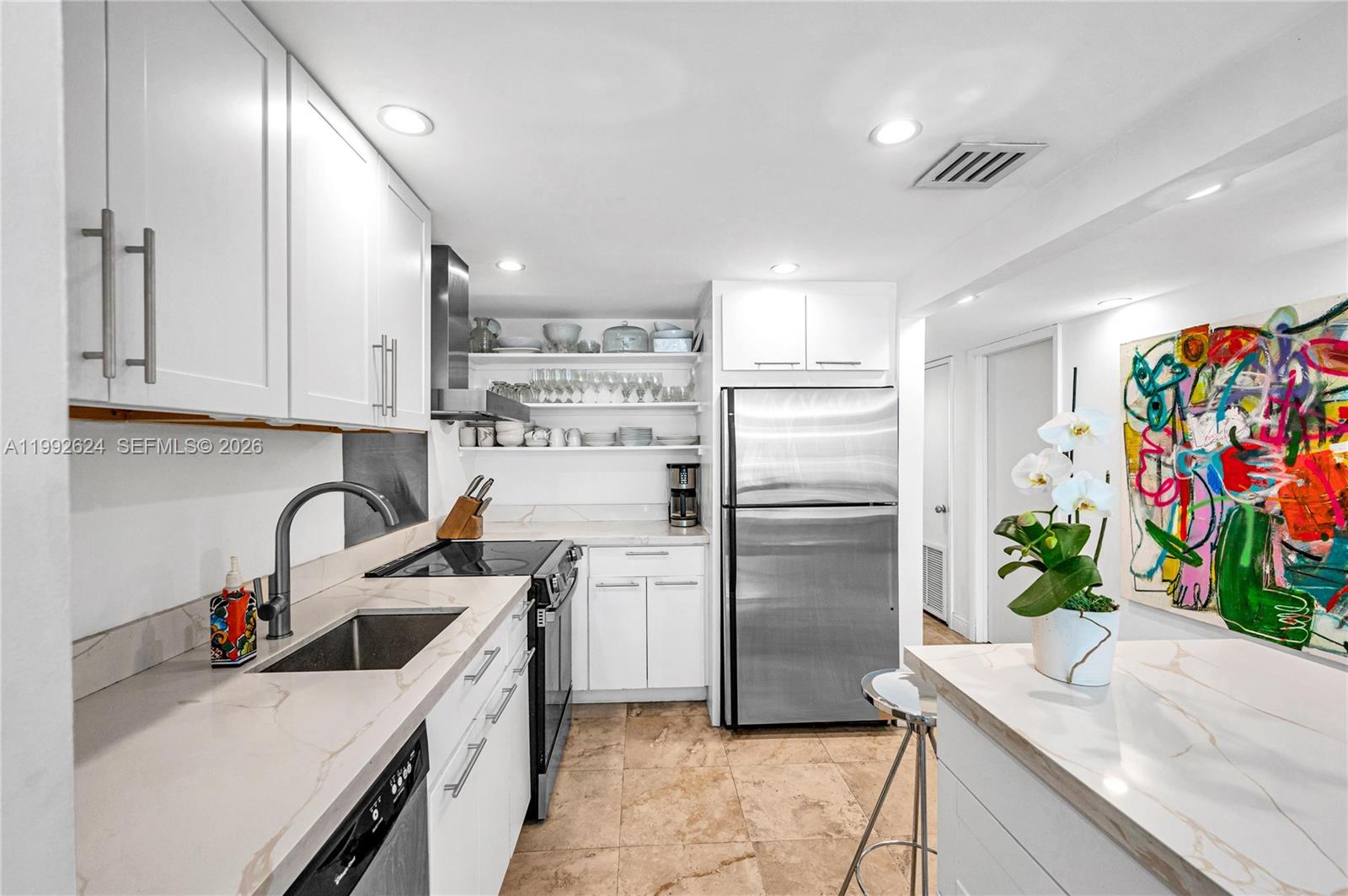 BAYVIEW TERR CONDO - Residential