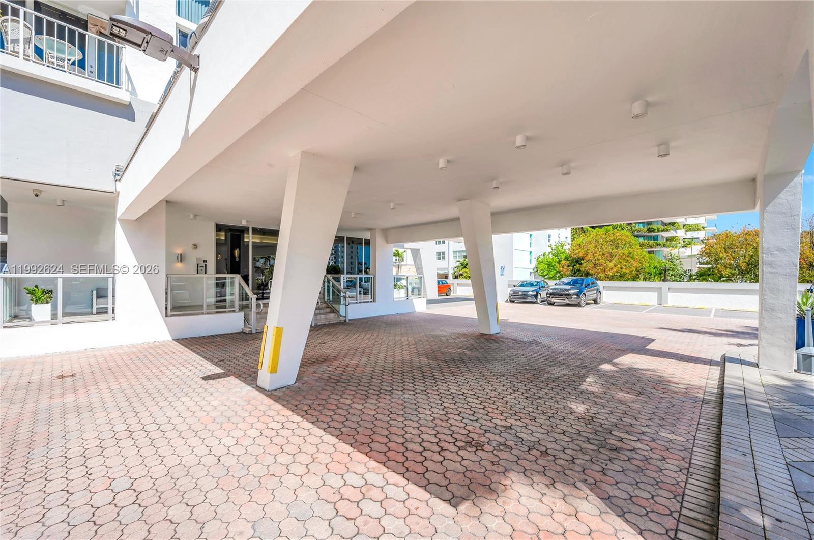 BAYVIEW TERR CONDO - Residential