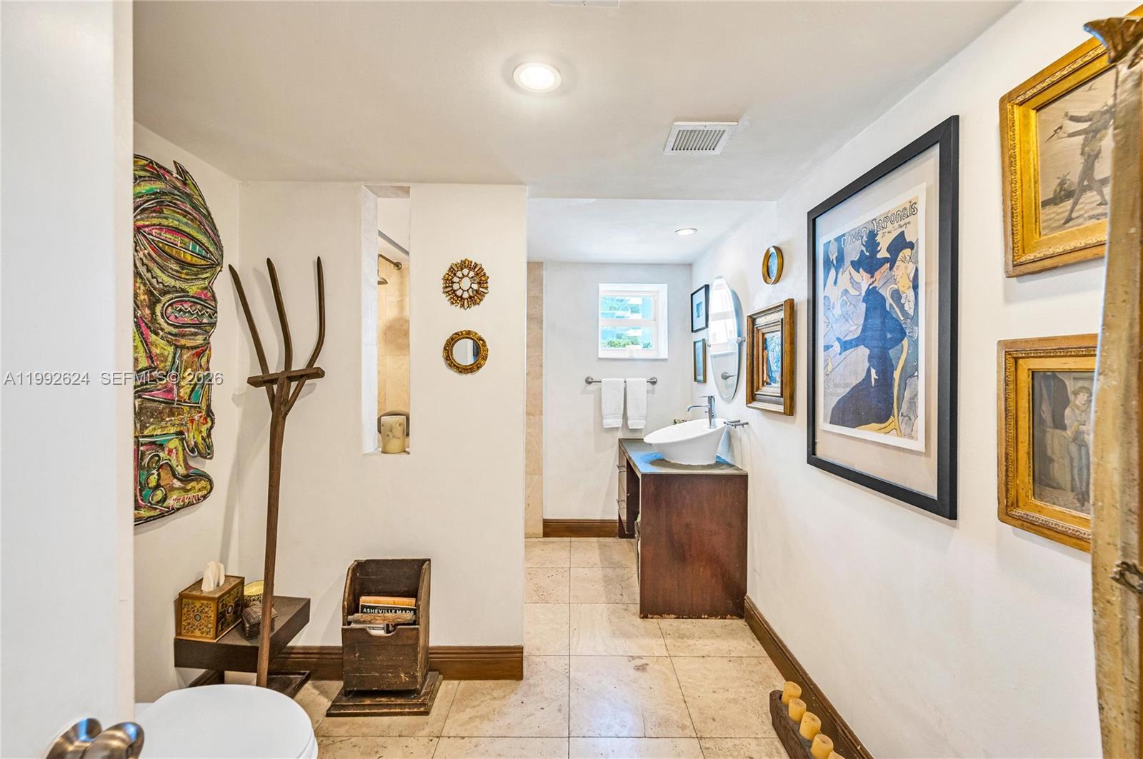 BAYVIEW TERR CONDO - Residential