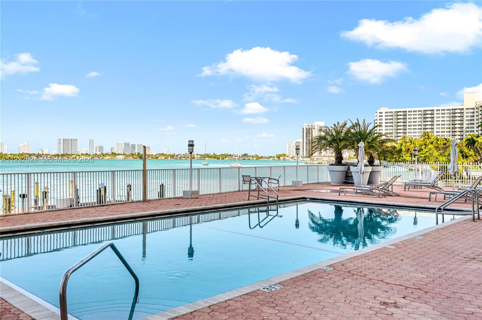BAYVIEW TERR CONDO - Residential
