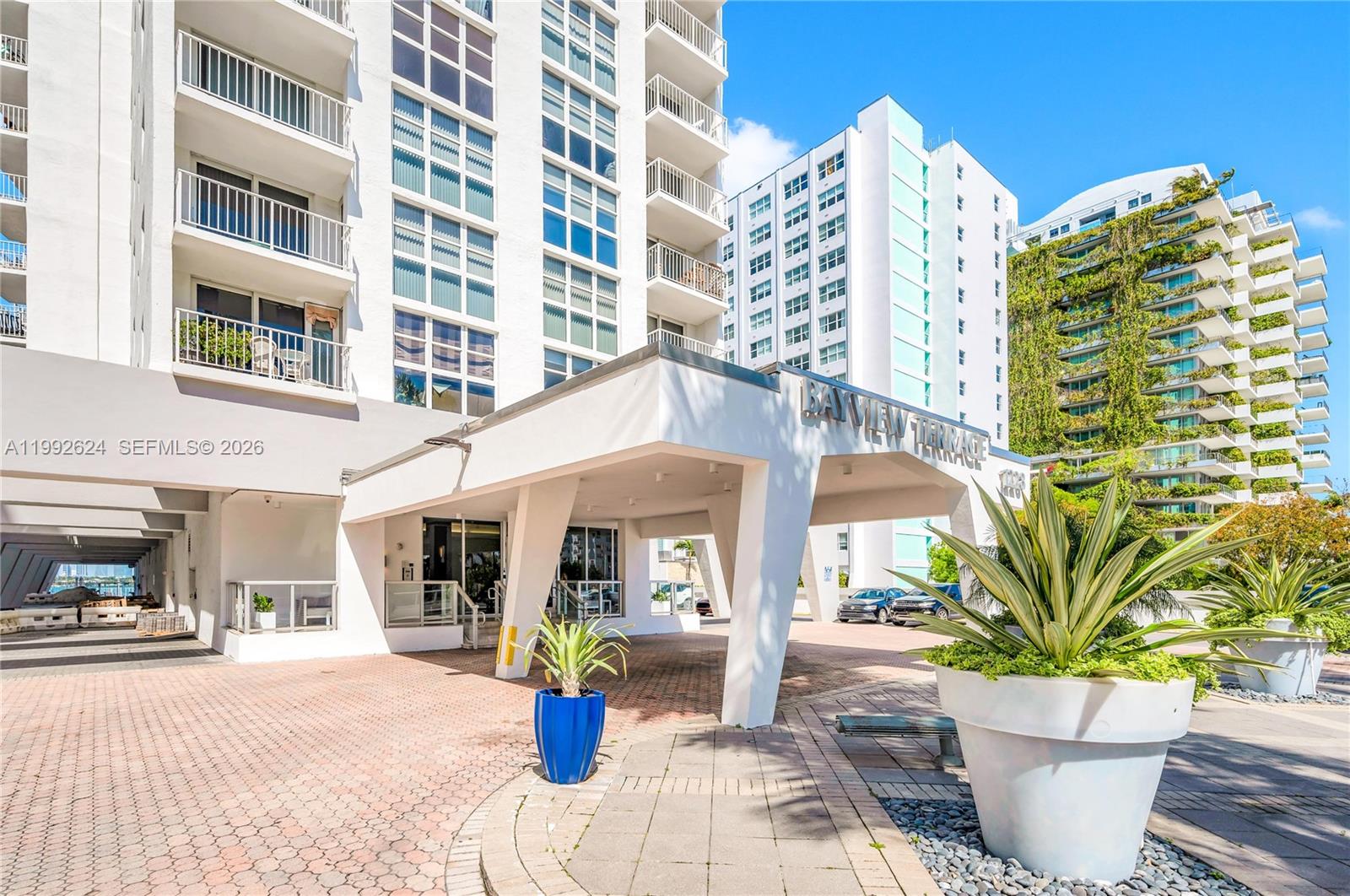 BAYVIEW TERR CONDO - Residential