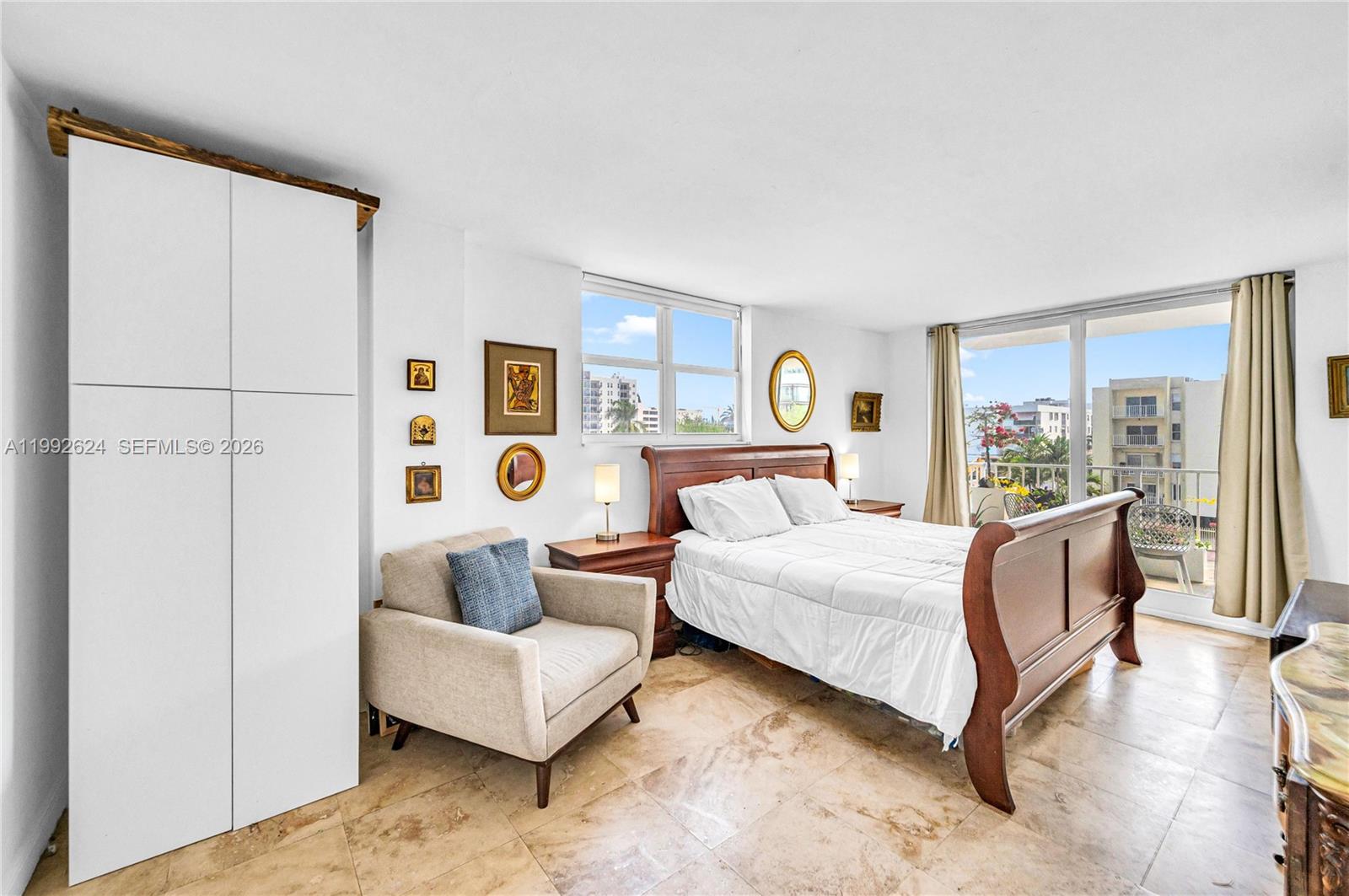 BAYVIEW TERR CONDO - Residential