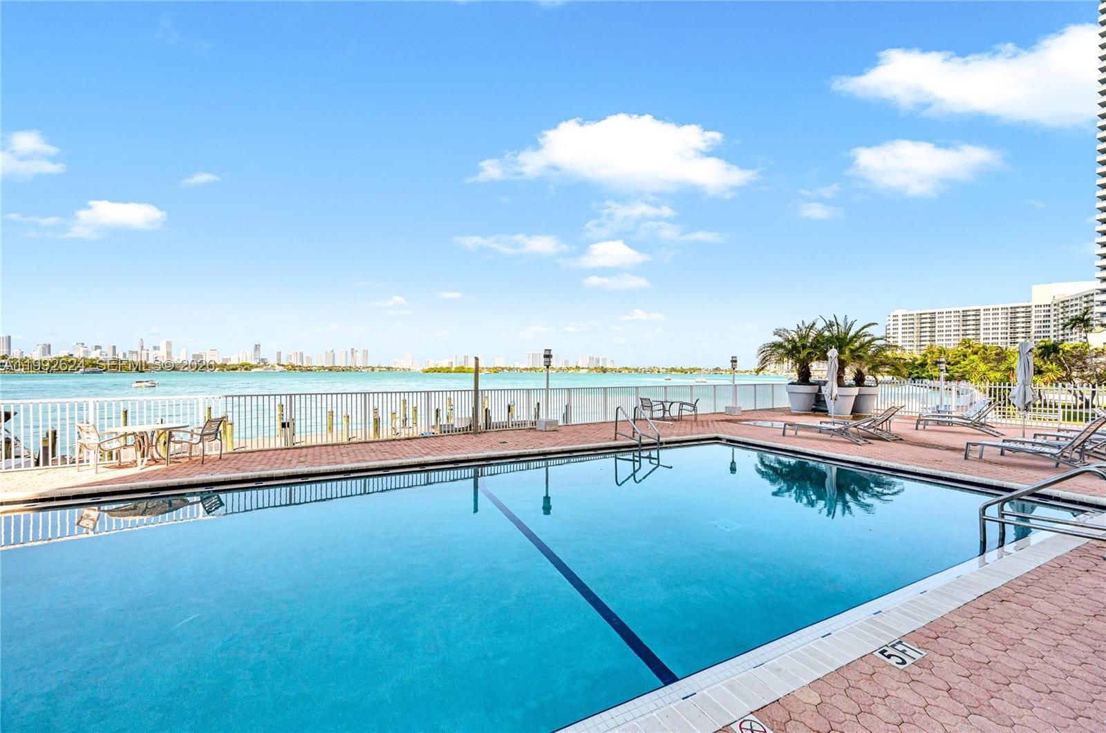 BAYVIEW TERR CONDO - Residential