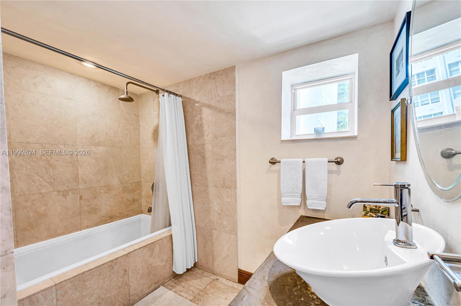 BAYVIEW TERR CONDO - Residential