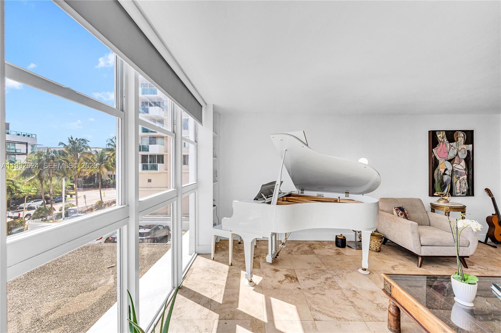 BAYVIEW TERR CONDO - Residential