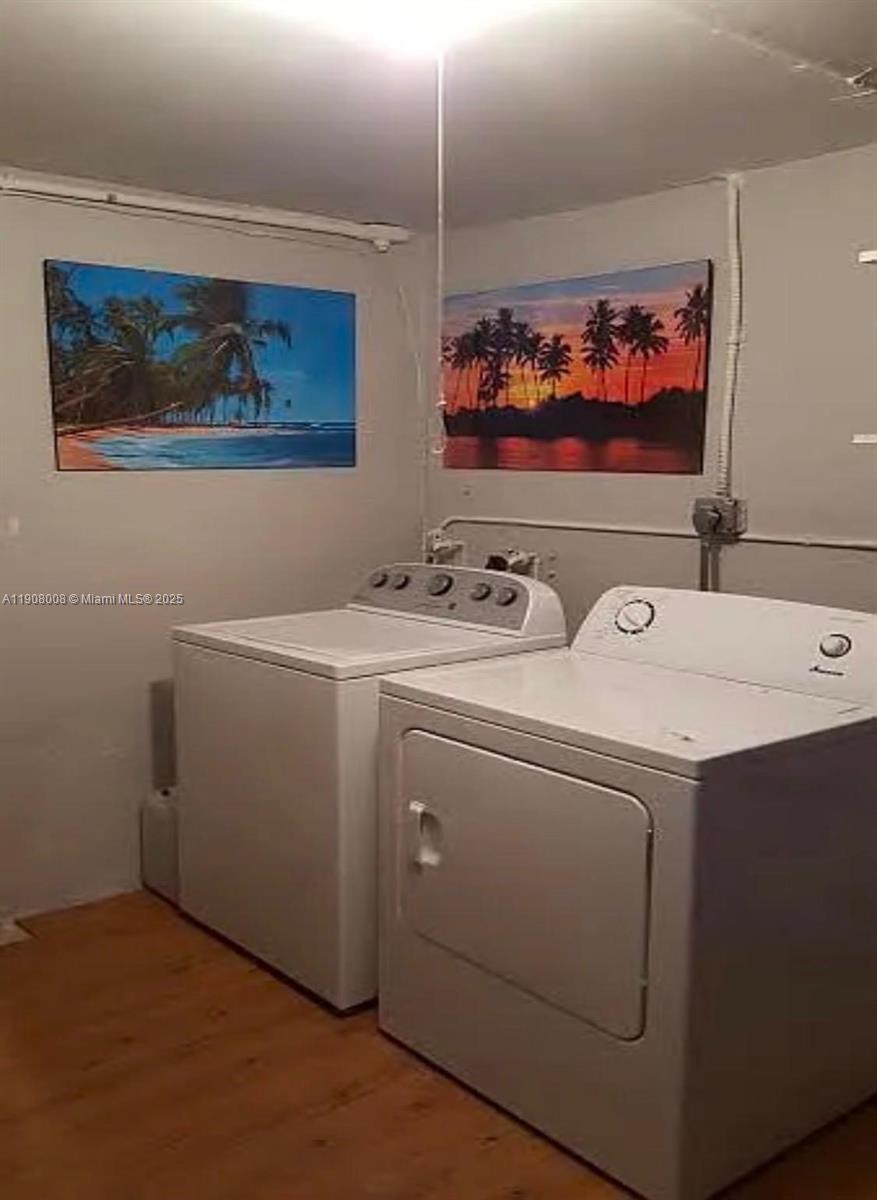 PALM LANE VILLA NO 3 - Residential