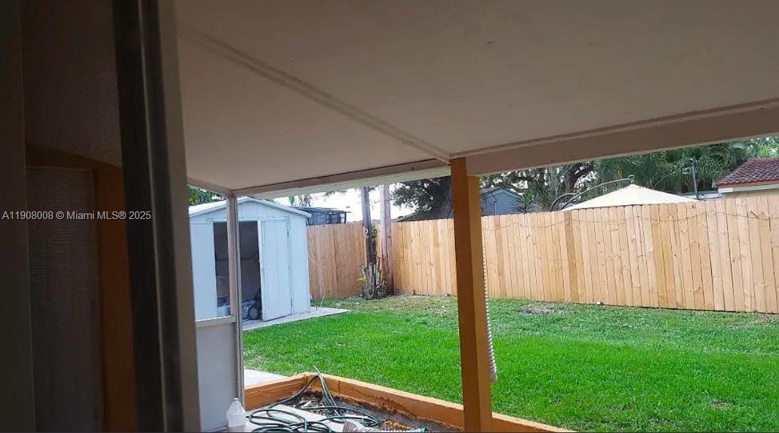 PALM LANE VILLA NO 3 - Residential