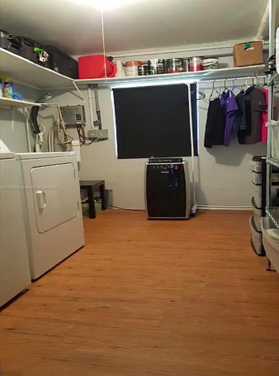 PALM LANE VILLA NO 3 - Residential