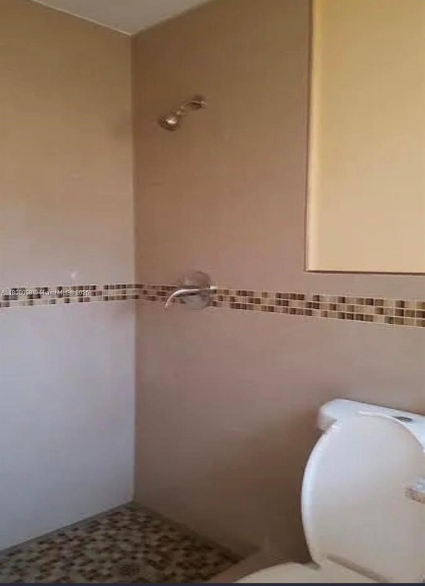 PALM LANE VILLA NO 3 - Residential