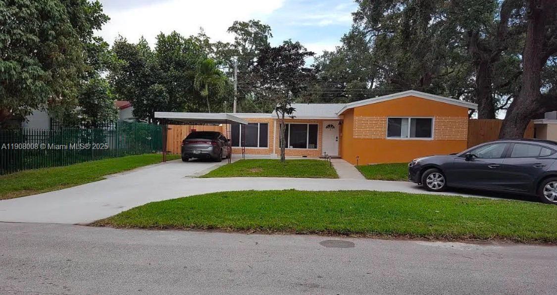 PALM LANE VILLA NO 3 - Residential