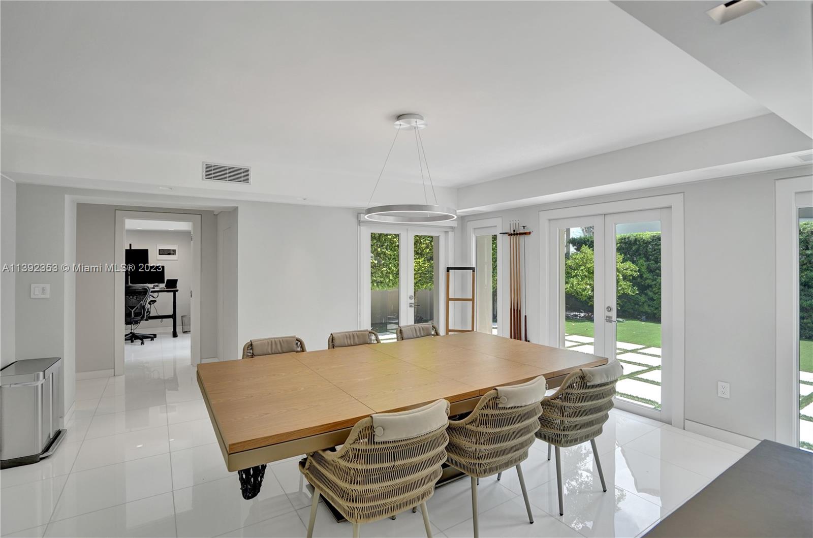 BAYSHORE VILLAS - Residential