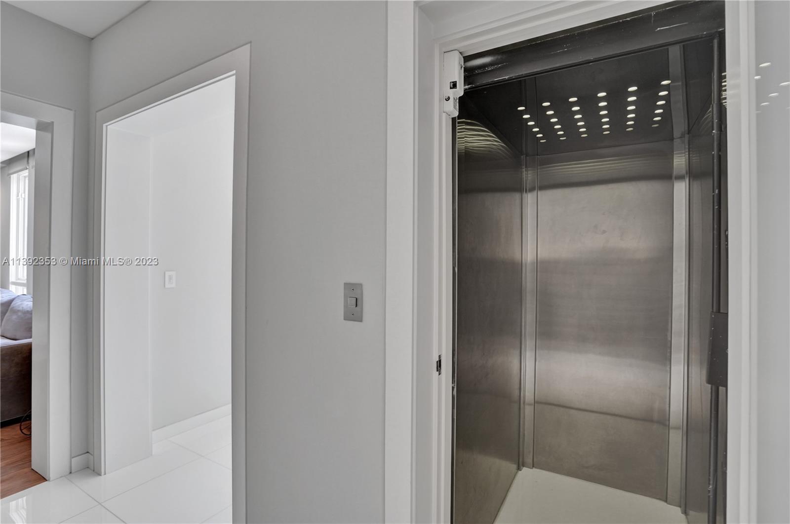 BAYSHORE VILLAS - Residential