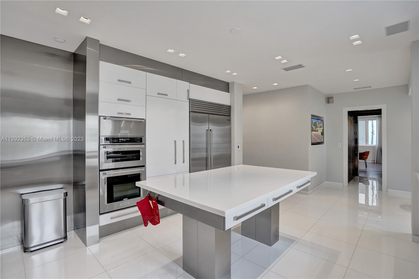 BAYSHORE VILLAS - Residential