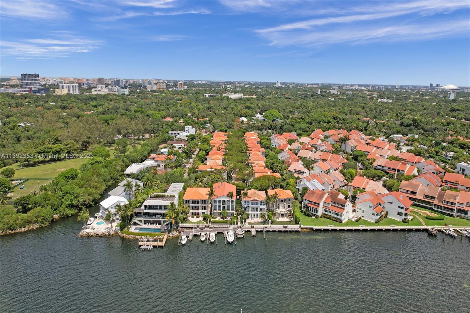 BAYSHORE VILLAS - Residential