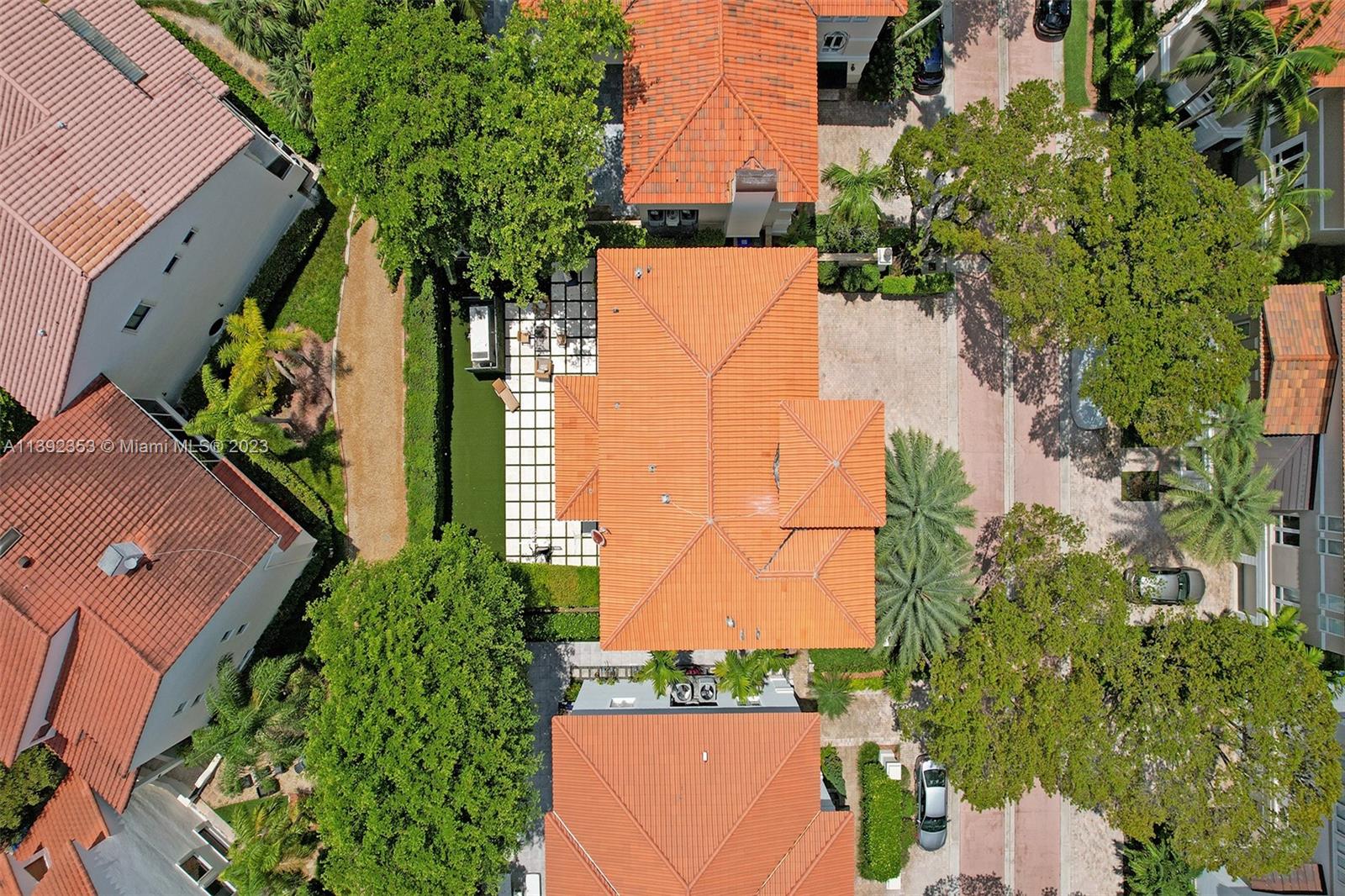 BAYSHORE VILLAS - Residential