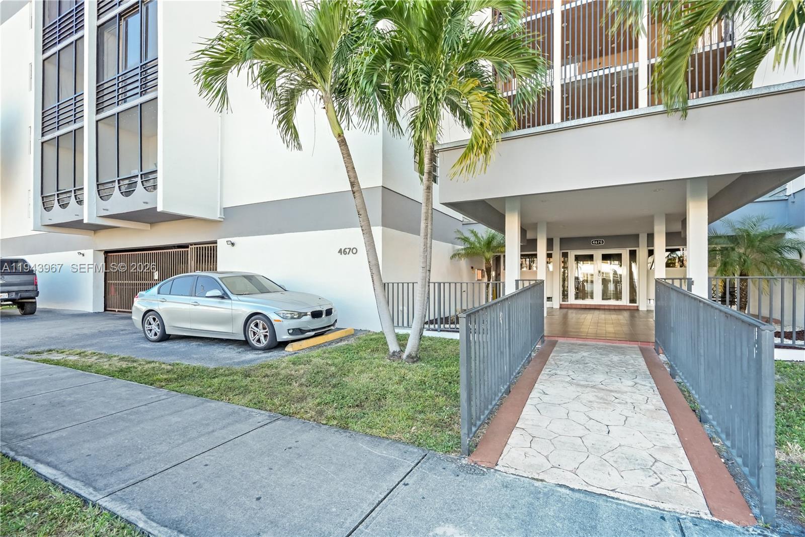 WESTLAND SOUTH CONDO - Residential