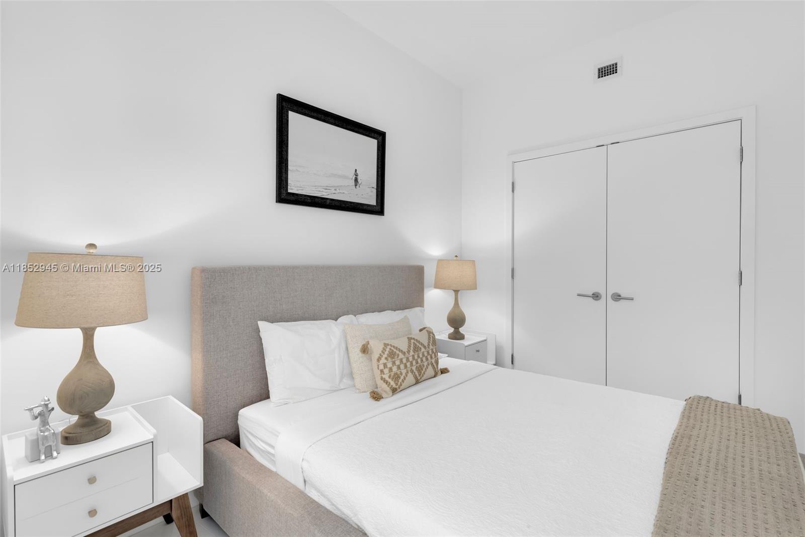 PARAMOUNT MIAMI WORLDCENTE - Residential Lease