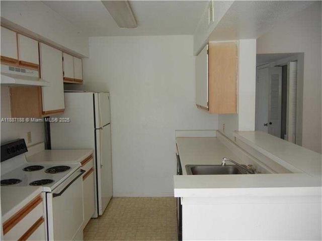 SAILBOAT POINTE CONDO - Residential Lease