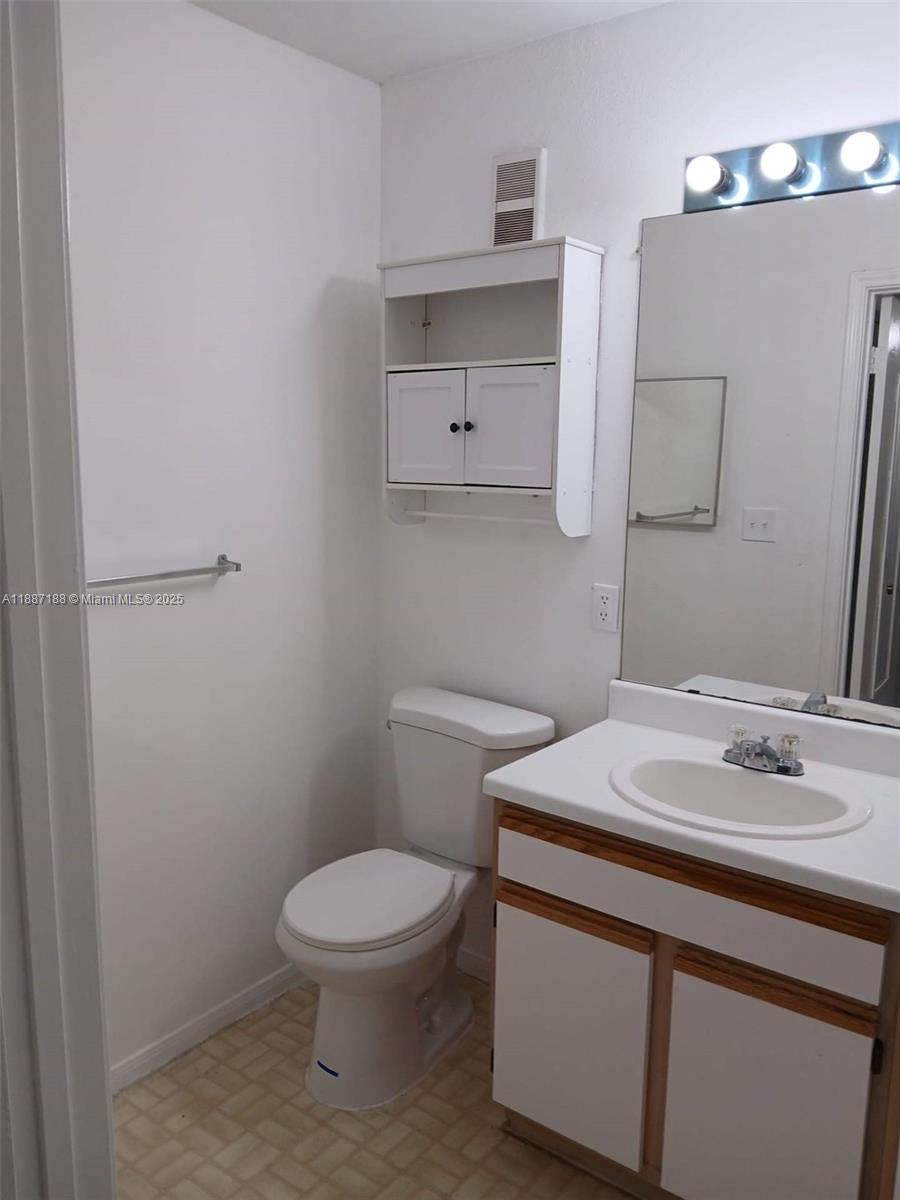 SAILBOAT POINTE CONDO - Residential Lease