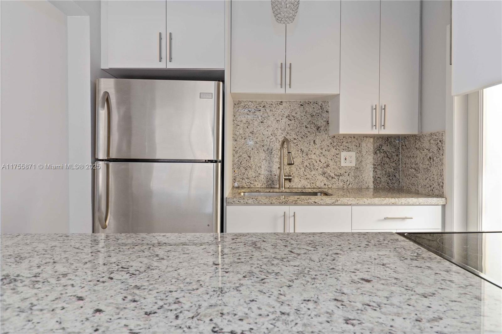 644 MERIDIAN BUILDING CON - Residential