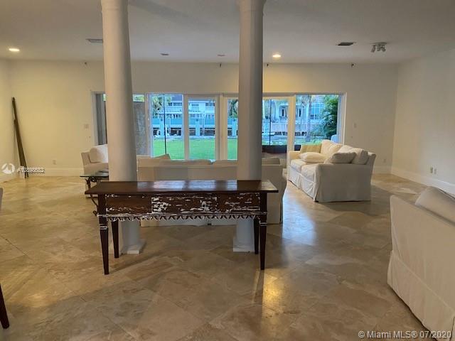 GOLDEN BEACH SEC E - Residential