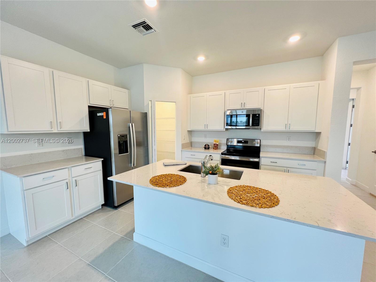 LAKESHORE AT THE FOUNTAIN - Residential Lease