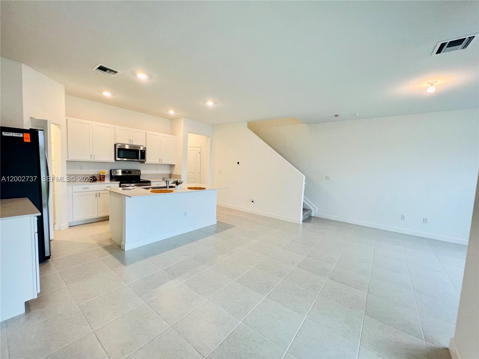 LAKESHORE AT THE FOUNTAIN - Residential Lease