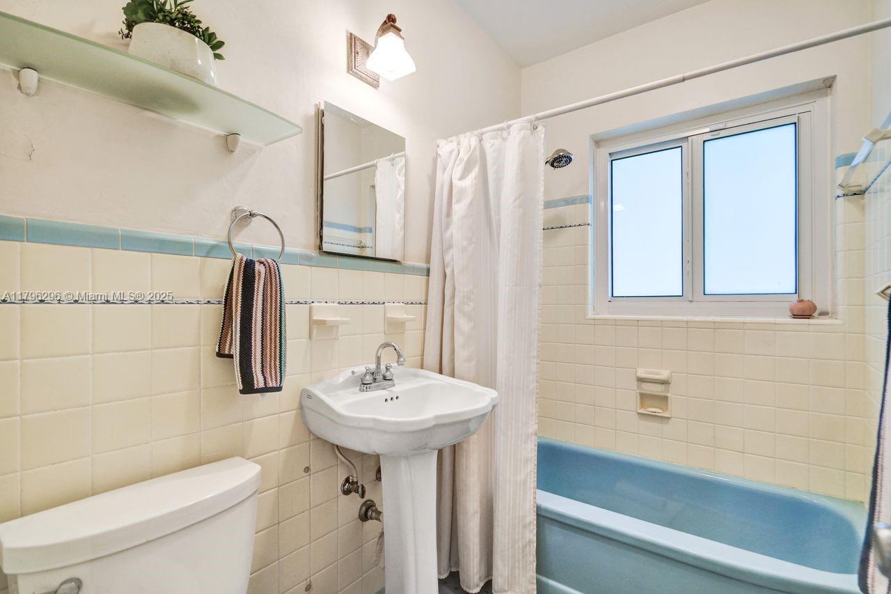 MIAMI SHORES SEC 2 - Residential