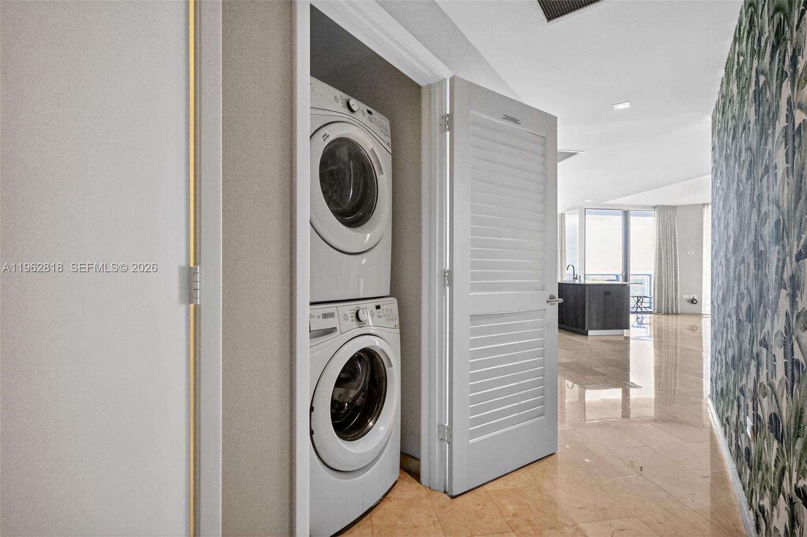 RISE CONDO - Residential Lease