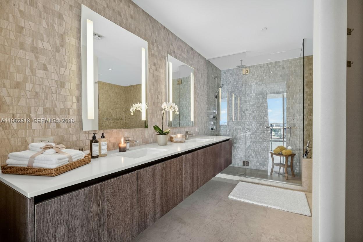 RISE CONDO - Residential Lease