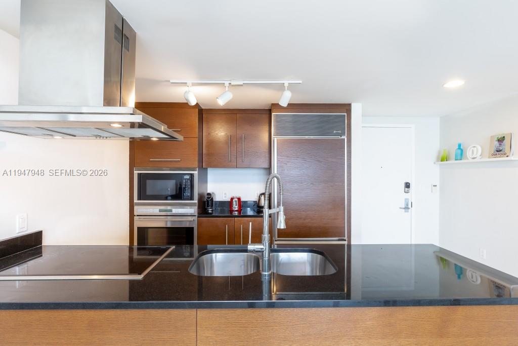 ICON BRICKELL CONDO NO 3 - Residential