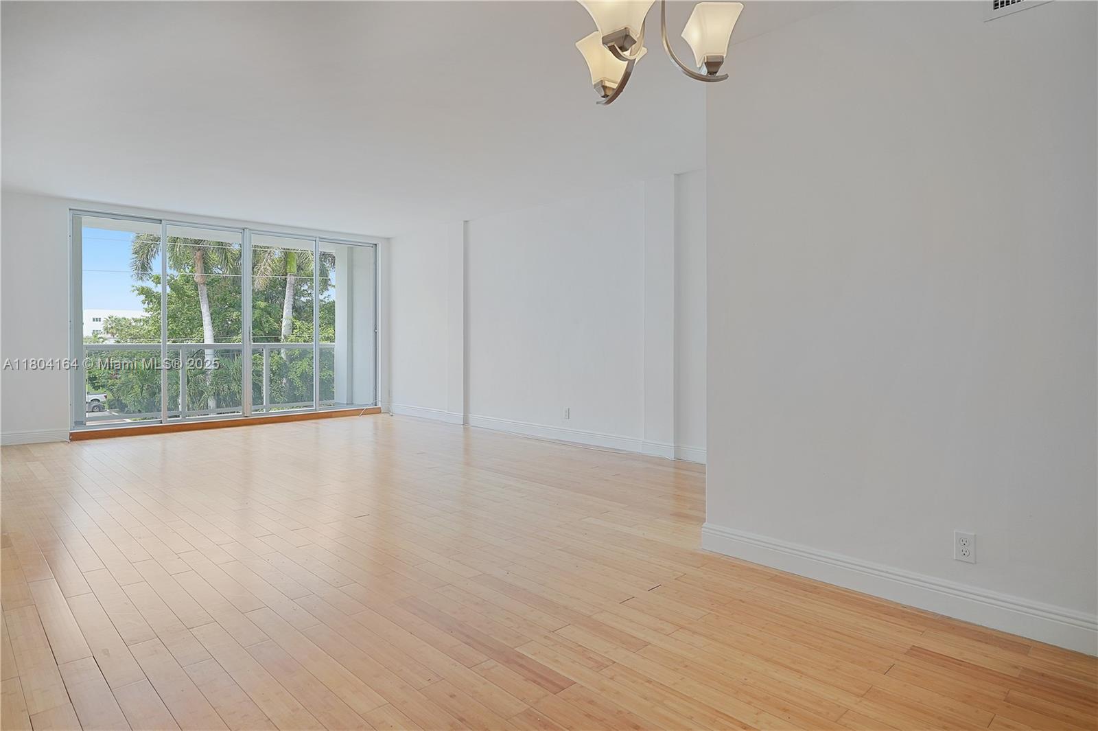 LONDON TOWERS - Residential Lease