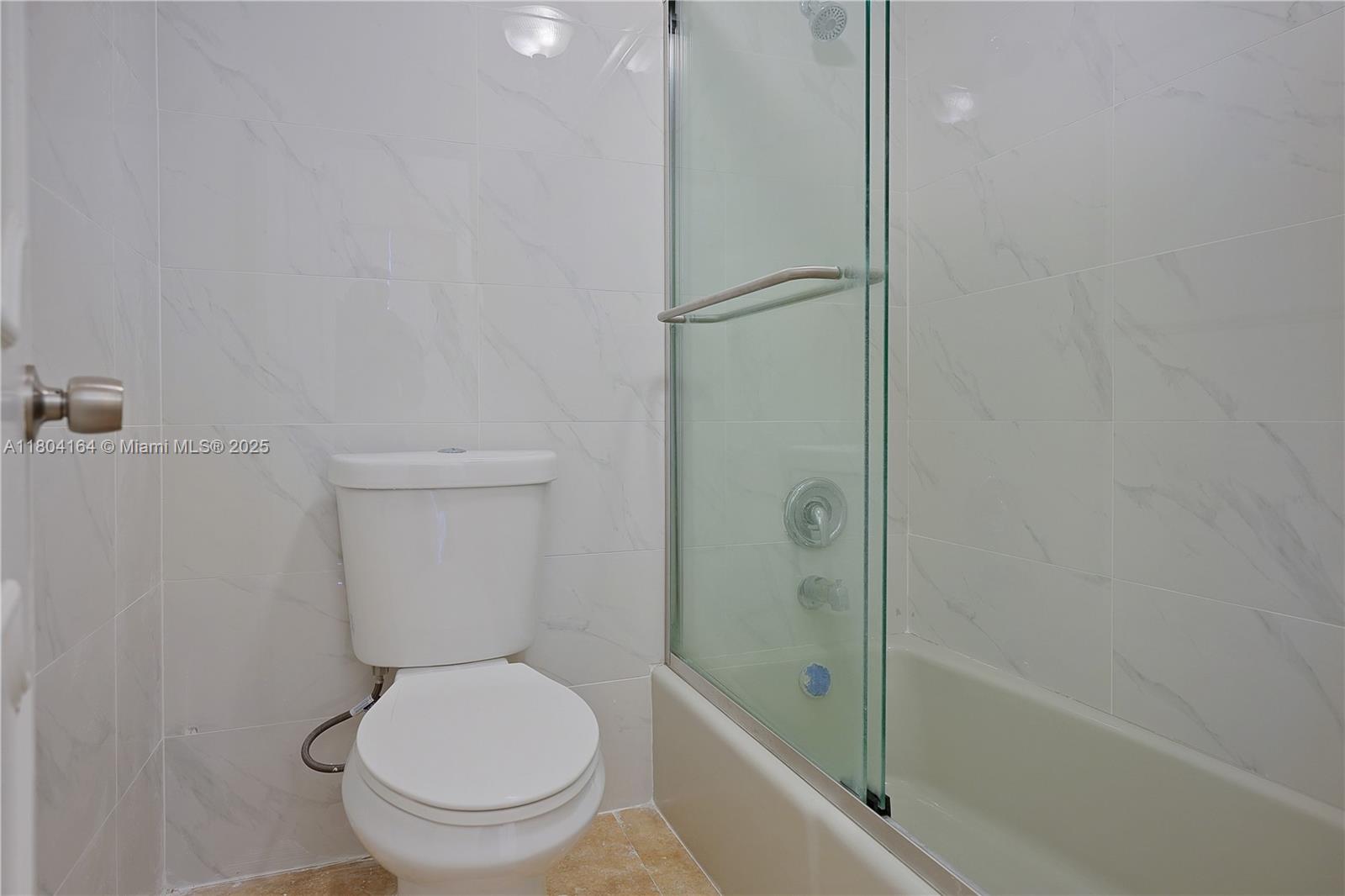 LONDON TOWERS - Residential Lease